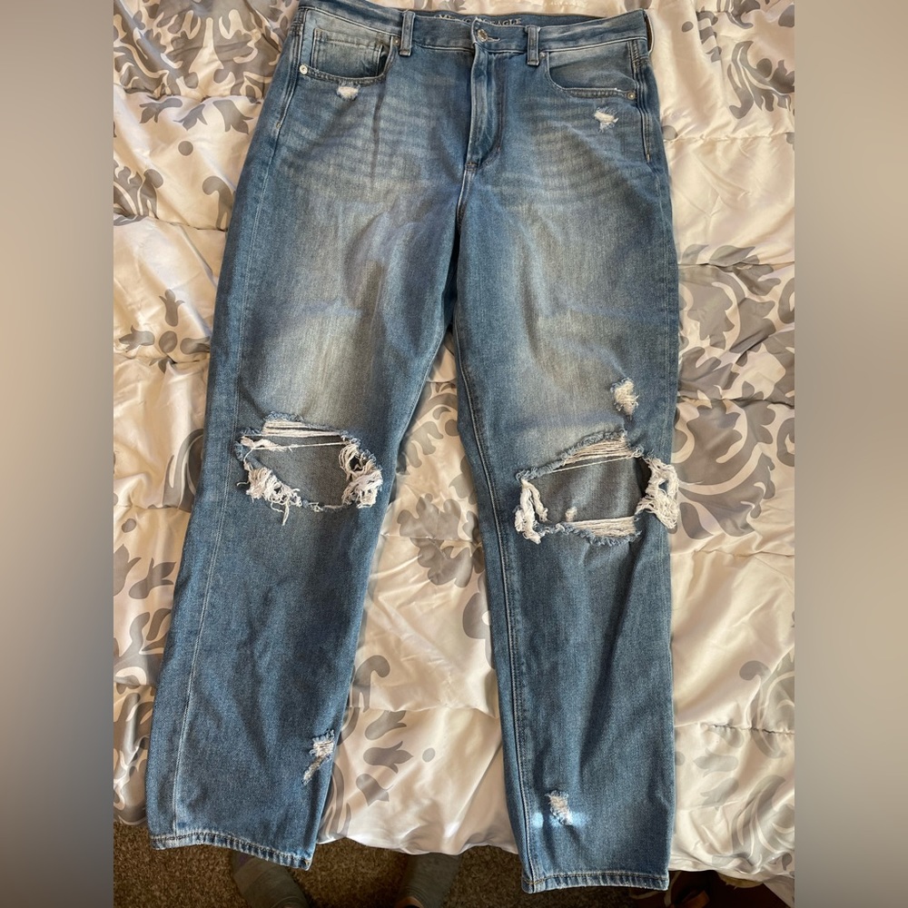 American Eagle mom jeans